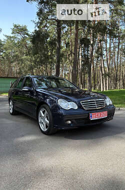 Універсал Mercedes-Benz C-Class 2006 в Чернігові