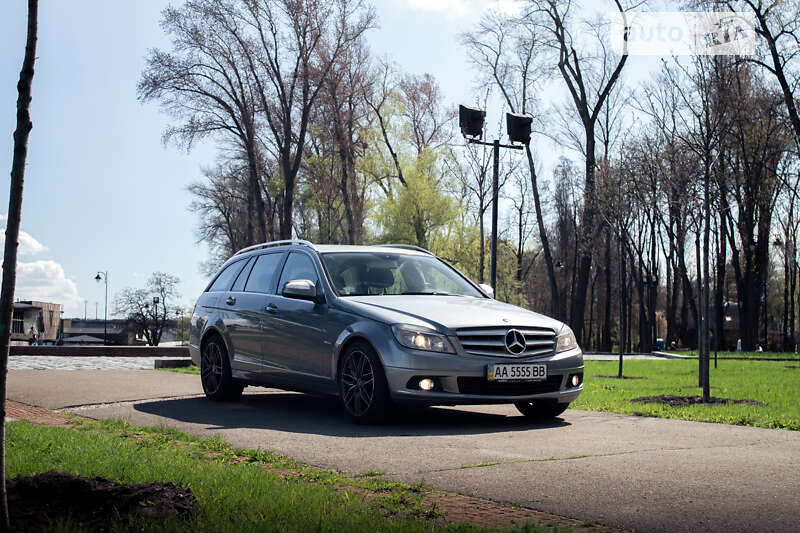 Універсал Mercedes-Benz C-Class 2008 в Києві