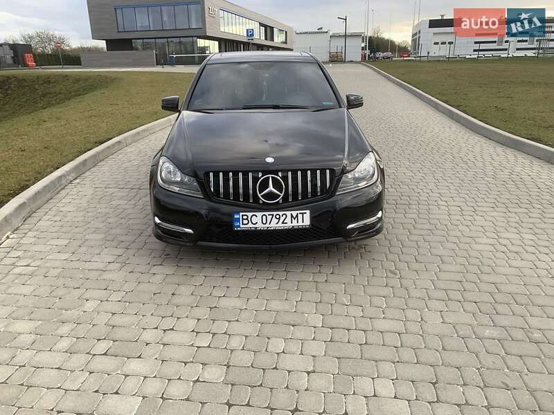 Седан Mercedes-Benz C-Class 2014 в Львове