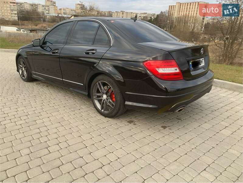Седан Mercedes-Benz C-Class 2014 в Львове