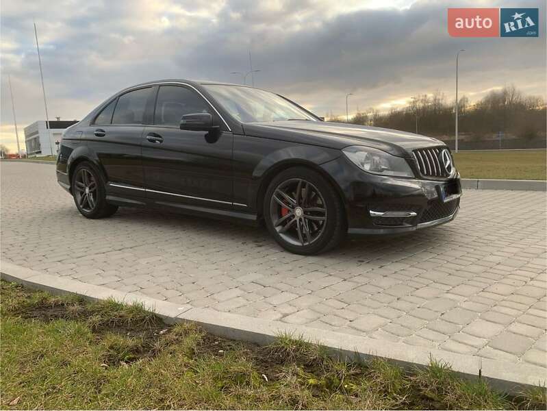 Седан Mercedes-Benz C-Class 2014 в Львове