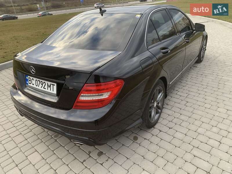 Седан Mercedes-Benz C-Class 2014 в Львове