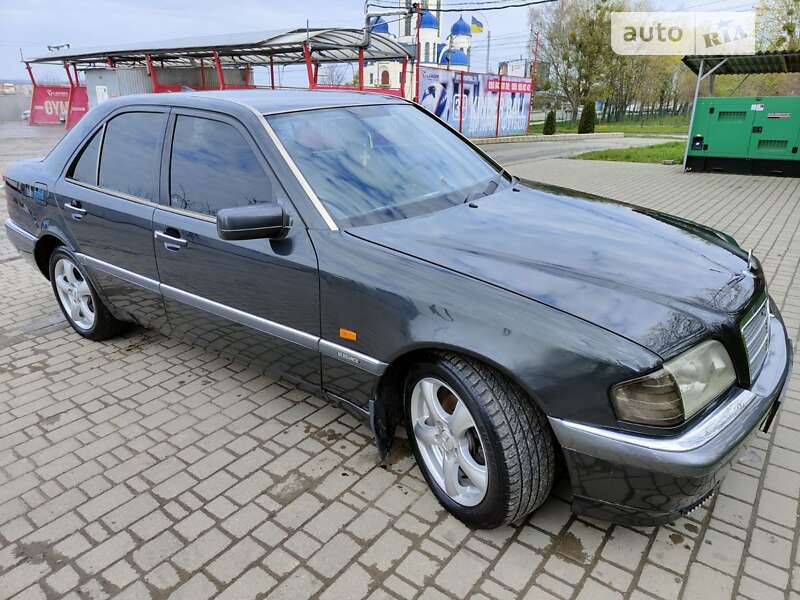 Седан Mercedes-Benz C-Class 1994 в Черновцах