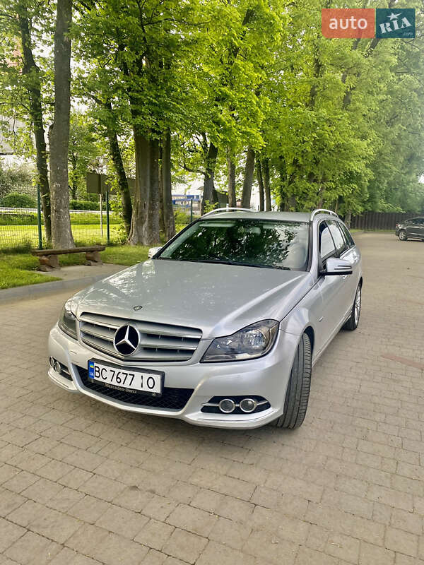 Универсал Mercedes-Benz C-Class 2011 в Стрые