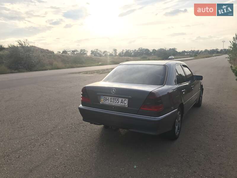 Mercedes-Benz C-Class 1995