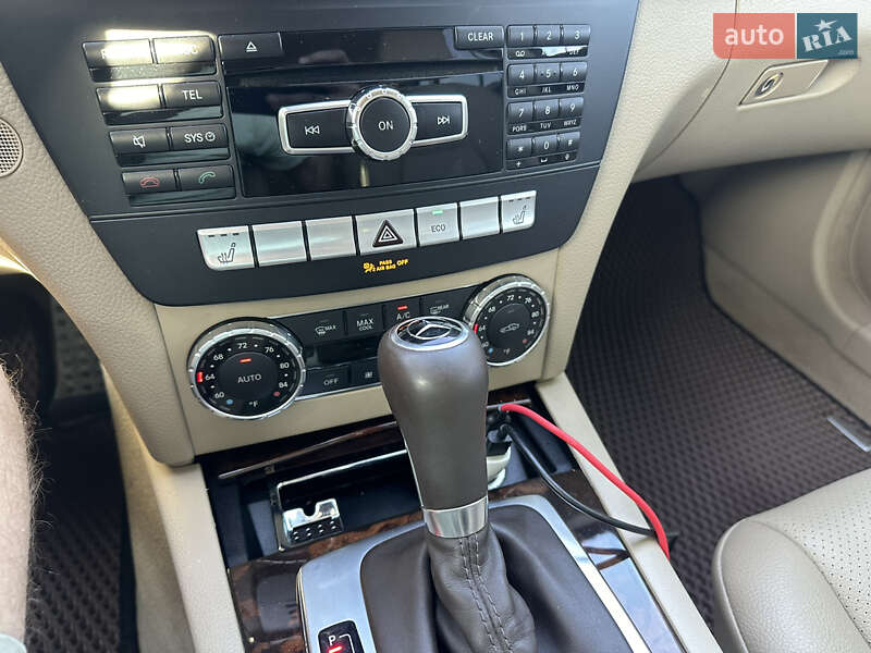 Седан Mercedes-Benz C-Class 2013 в Киеве