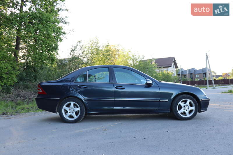 Седан Mercedes-Benz C-Class 2002 в Львове