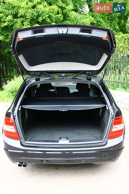 Універсал Mercedes-Benz C-Class 2011 в Миргороді