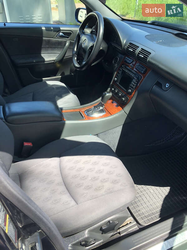 Универсал Mercedes-Benz C-Class 2003 в Черновцах