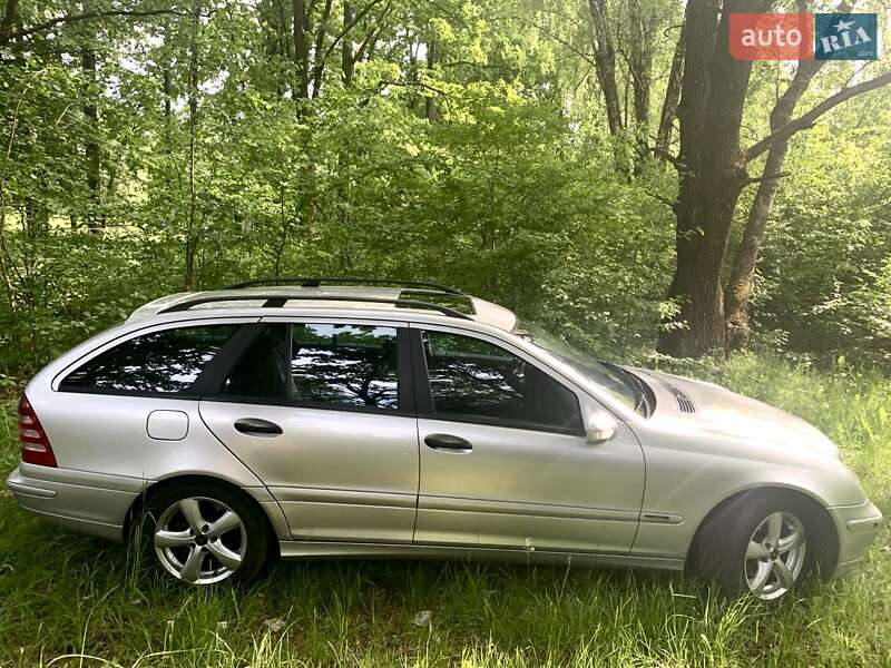 Универсал Mercedes-Benz C-Class 2002 в Костополе