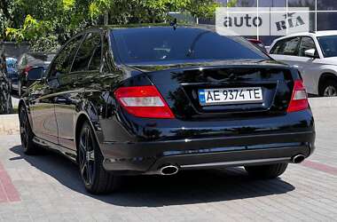 Седан Mercedes-Benz C-Class 2011 в Днепре