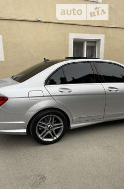 Седан Mercedes-Benz C-Class 2011 в Львове