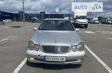 Седан Mercedes-Benz C-Class 2000 в Києві