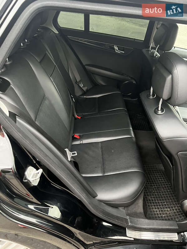 Универсал Mercedes-Benz C-Class 2011 в Костополе