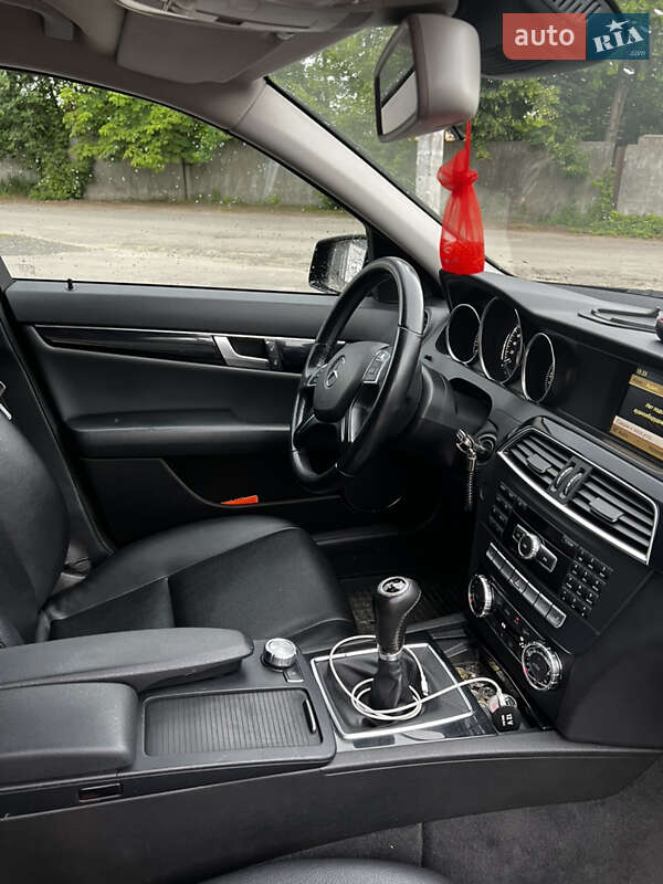 Универсал Mercedes-Benz C-Class 2011 в Костополе