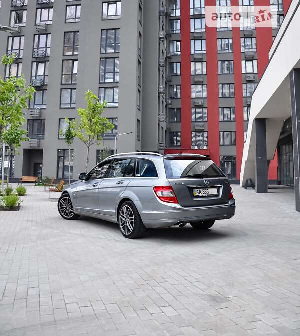 Універсал Mercedes-Benz C-Class 2008 в Києві