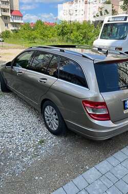 Універсал Mercedes-Benz C-Class 2009 в Івано-Франківську