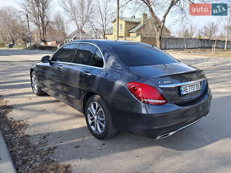 Седан Mercedes-Benz C-Class 2016 в Днепре