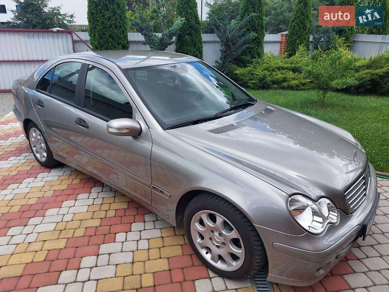 Седан Mercedes-Benz C-Class 2005 в Виннице