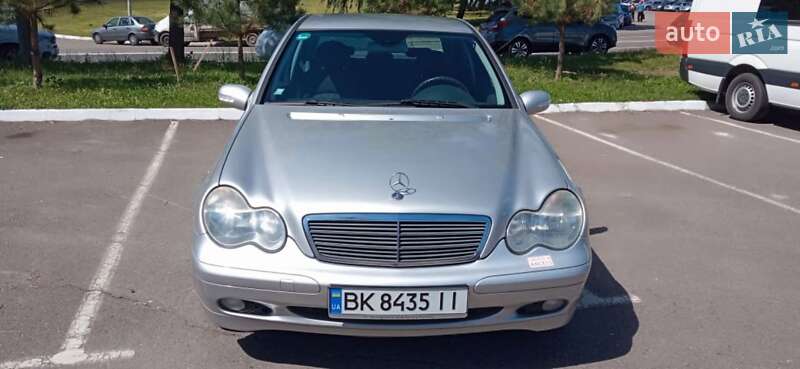 Седан Mercedes-Benz C-Class 2004 в Ровно