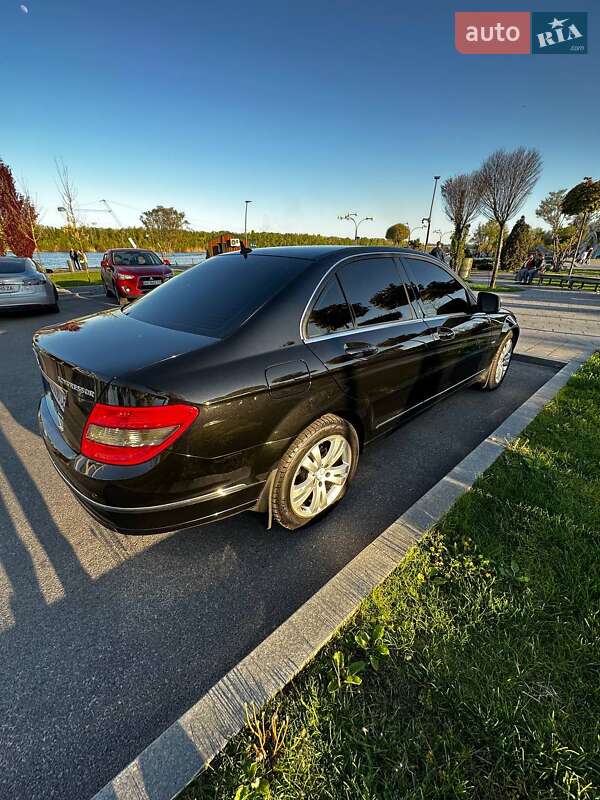 Седан Mercedes-Benz C-Class 2008 в Дніпрі