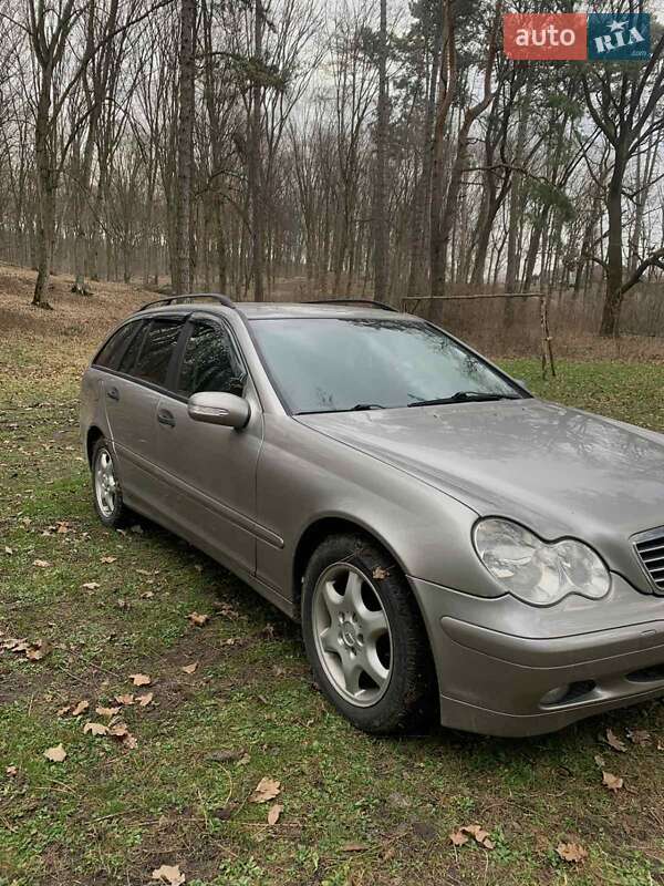 Універсал Mercedes-Benz C-Class 2005 в Ярмолинцях