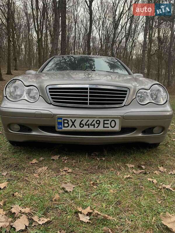 Універсал Mercedes-Benz C-Class 2005 в Ярмолинцях