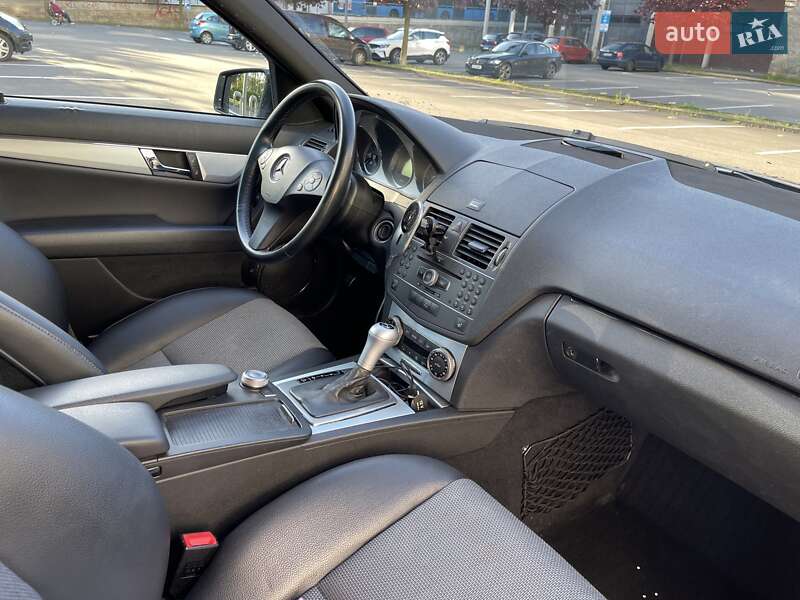 Универсал Mercedes-Benz C-Class 2011 в Черновцах