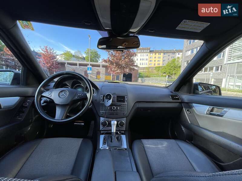 Универсал Mercedes-Benz C-Class 2011 в Черновцах