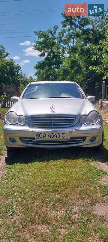 Седан Mercedes-Benz C-Class 2004 в Шполе