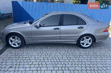 Седан Mercedes-Benz C-Class 2004 в 