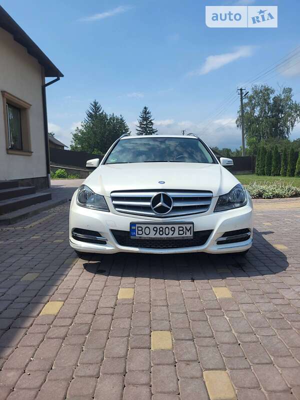 Універсал Mercedes-Benz C-Class 2012 в Тернополі