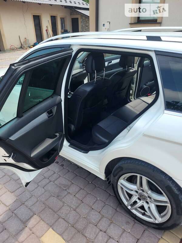 Універсал Mercedes-Benz C-Class 2012 в Тернополі