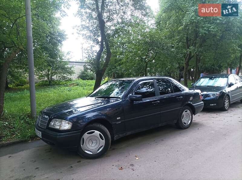Седан Mercedes-Benz C-Class 1996 в Львове