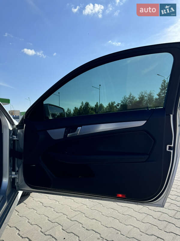 Купе Mercedes-Benz C-Class 2015 в Кам'янець-Подільському фото 15 Купе Mercedes-Benz C-Class 2015 в Кам'янець-Подільському