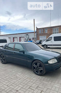 Седан Mercedes-Benz C-Class 1995 в Сумах