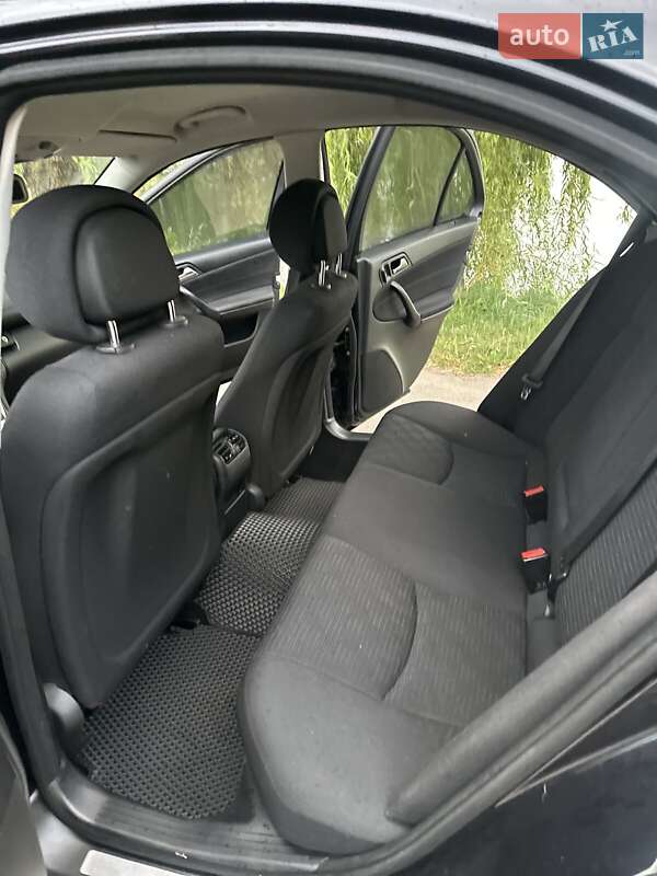 Седан Mercedes-Benz C-Class 2006 в Ровно