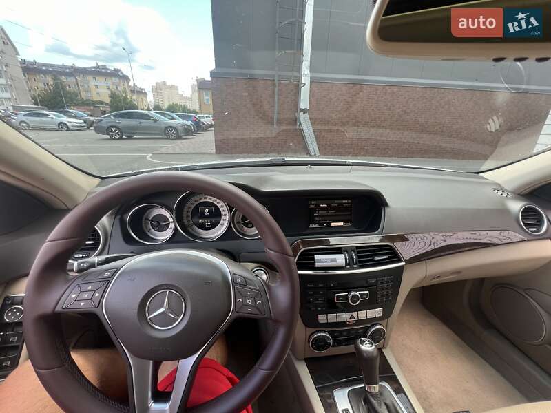 Седан Mercedes-Benz C-Class 2014 в Киеве