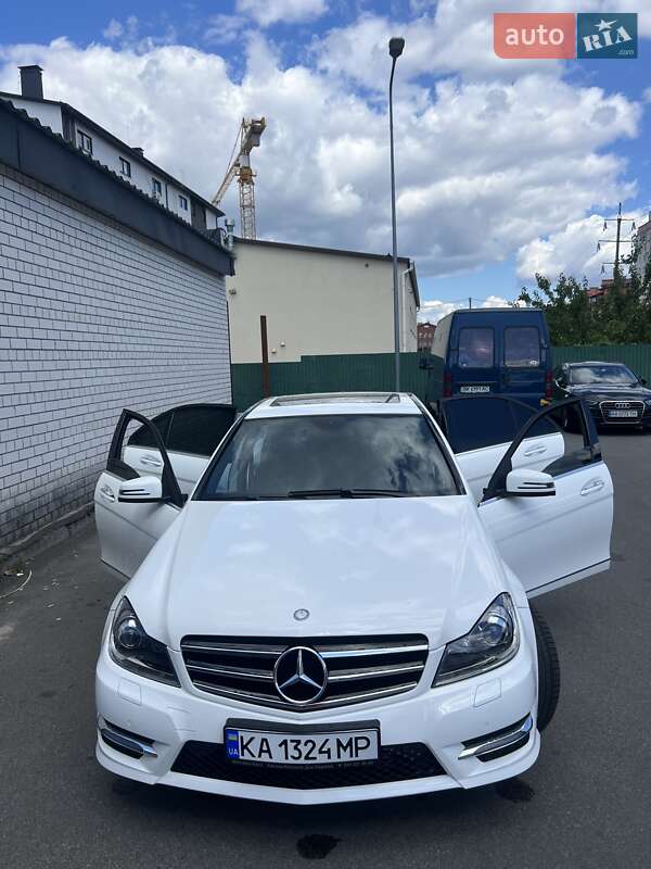 Седан Mercedes-Benz C-Class 2014 в Киеве