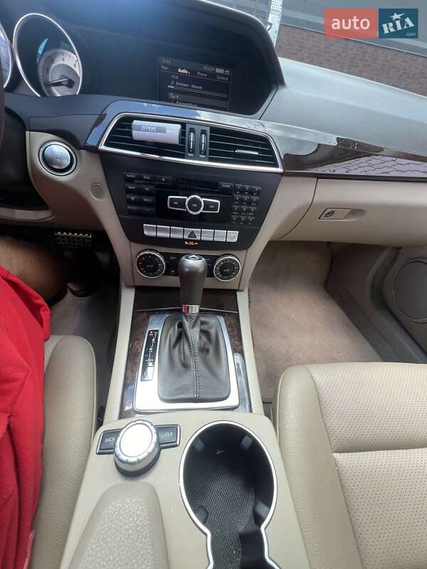 Седан Mercedes-Benz C-Class 2014 в Киеве