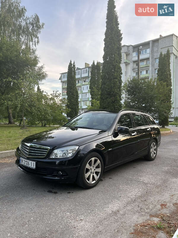 Универсал Mercedes-Benz C-Class 2009 в Заре