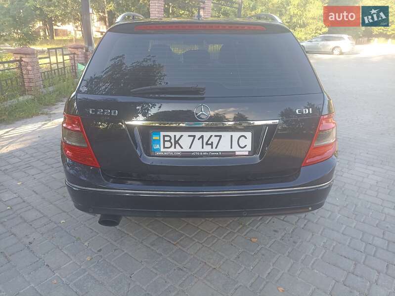 Универсал Mercedes-Benz C-Class 2011 в Вараше
