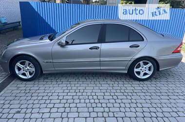 Седан Mercedes-Benz C-Class 2004 в Івано-Франківську