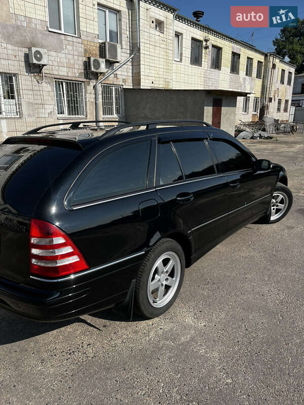 Універсал Mercedes-Benz C-Class 2006 в Дніпрі