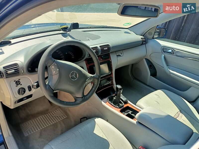 Универсал Mercedes-Benz C-Class 2001 в Черновцах
