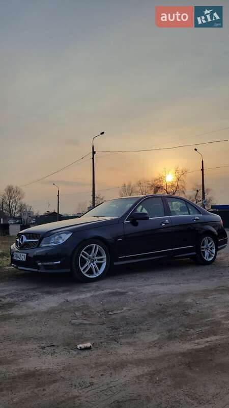 Седан Mercedes-Benz C-Class 2011 в Киеве