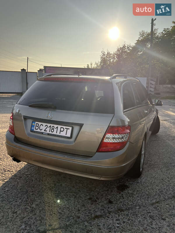 Универсал Mercedes-Benz C-Class 2009 в Новояворовске