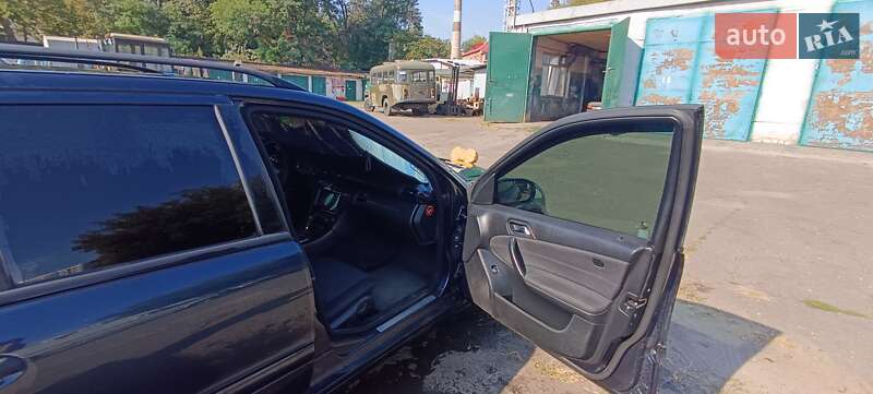 Універсал Mercedes-Benz C-Class 2005 в Києві