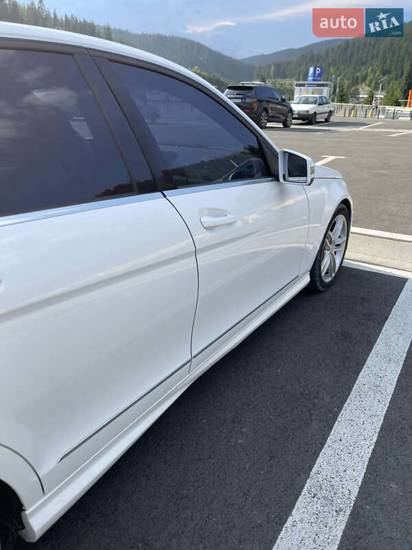 Седан Mercedes-Benz C-Class 2012 в Киеве