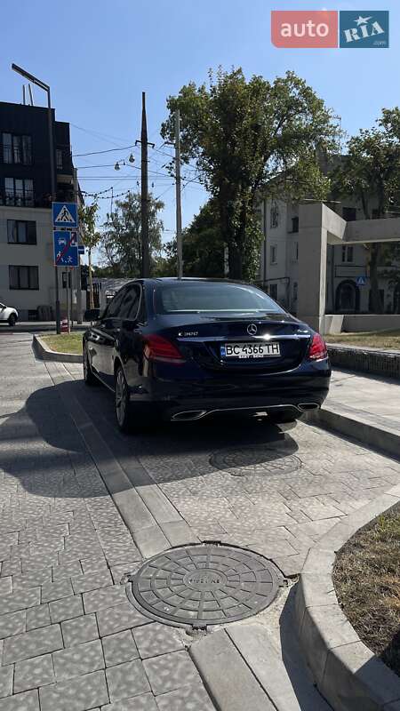 Седан Mercedes-Benz C-Class 2015 в Львове